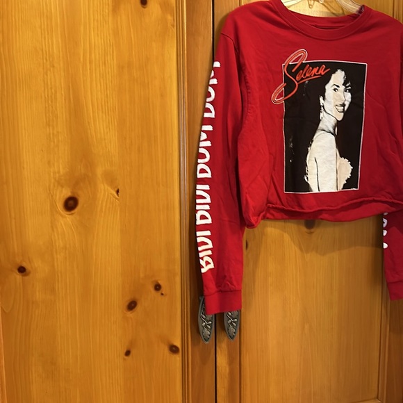 Selena Red Crop Top Long Sleeve Official Selena Merch Bidi Bidi Bom Bom - Picture 4 of 7